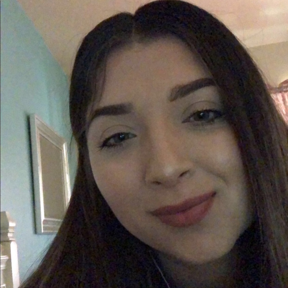 Meet your Posher, Vanessa